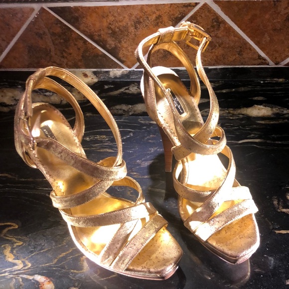 Report Signature Sexy Heels - Picture 2 of 12